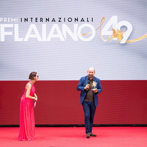 Antonio Albanese Con Il Pegaso D&#039;Oro, Premi Internazionali Flaiano